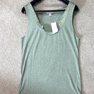 Banana Republic NEW Light Green Sleeveless Knit Top Scoop Neck Ruffle Trim Sz M